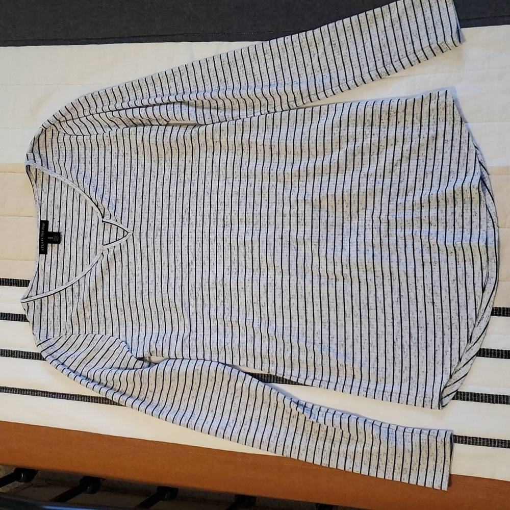 A Pea In The Pod Long Sleeve Maternity Top